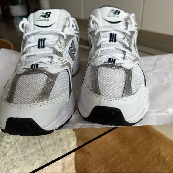 New Balance 530 White Silver Navy Sz 10.5 - Picture 2 of 7